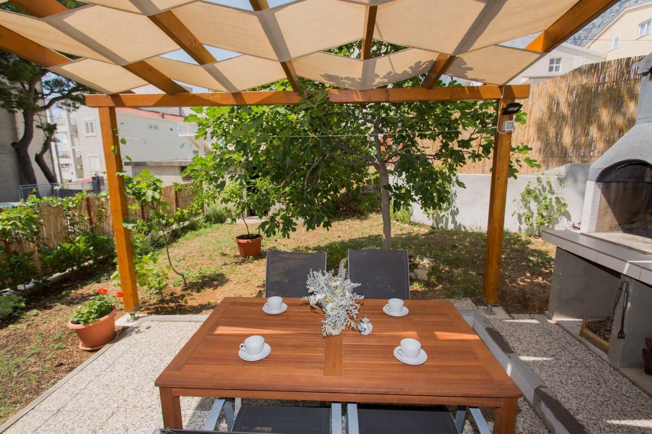 מאקרסקה Apartments Pinery מראה חיצוני תמונה