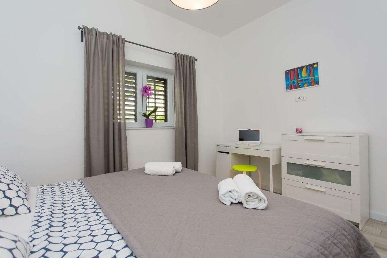 מאקרסקה Apartments Pinery מראה חיצוני תמונה