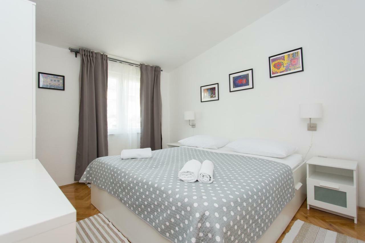 מאקרסקה Apartments Pinery מראה חיצוני תמונה